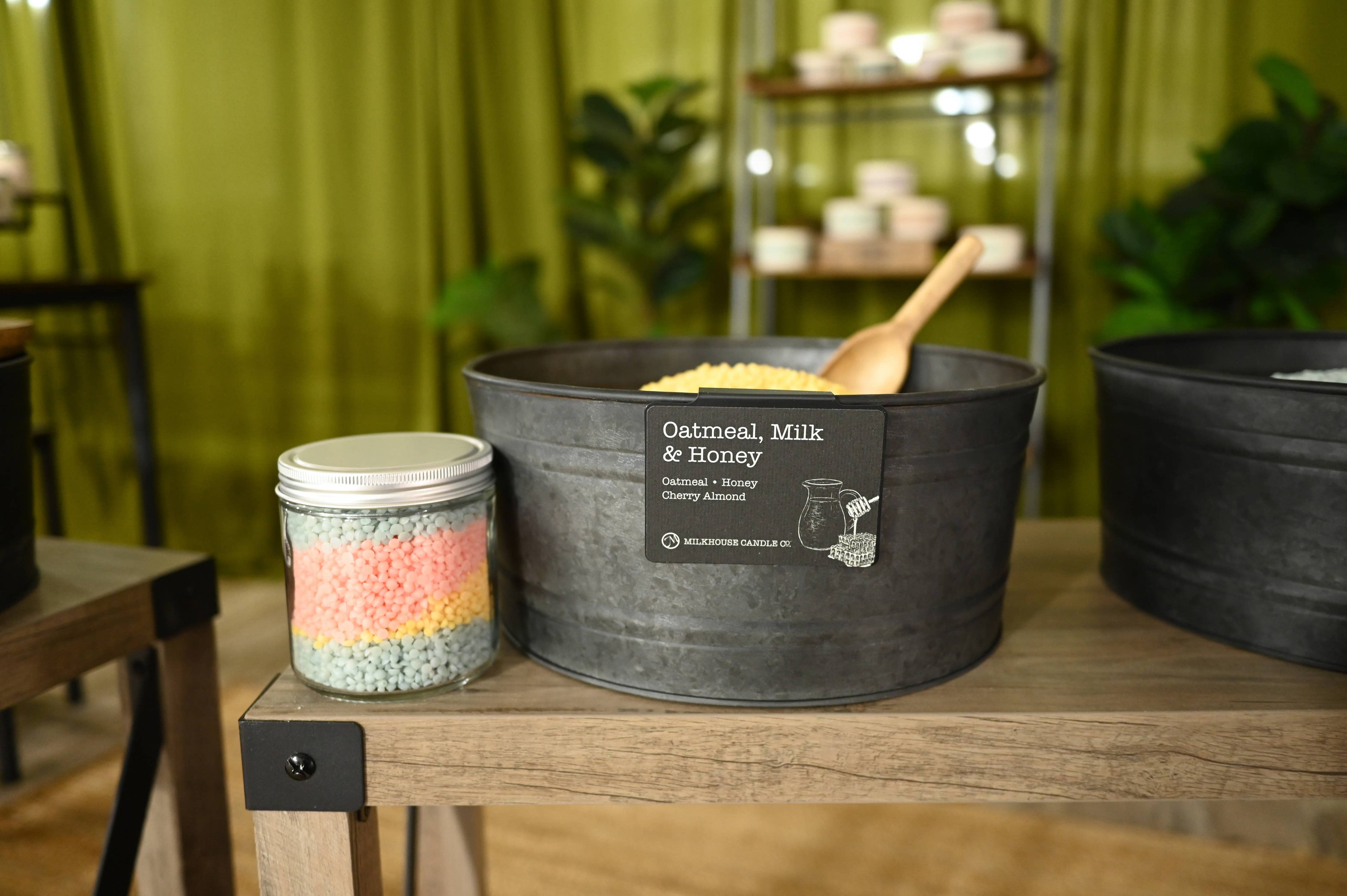 Candle Bar - 10 oz Glass Wicked Jar with Lid