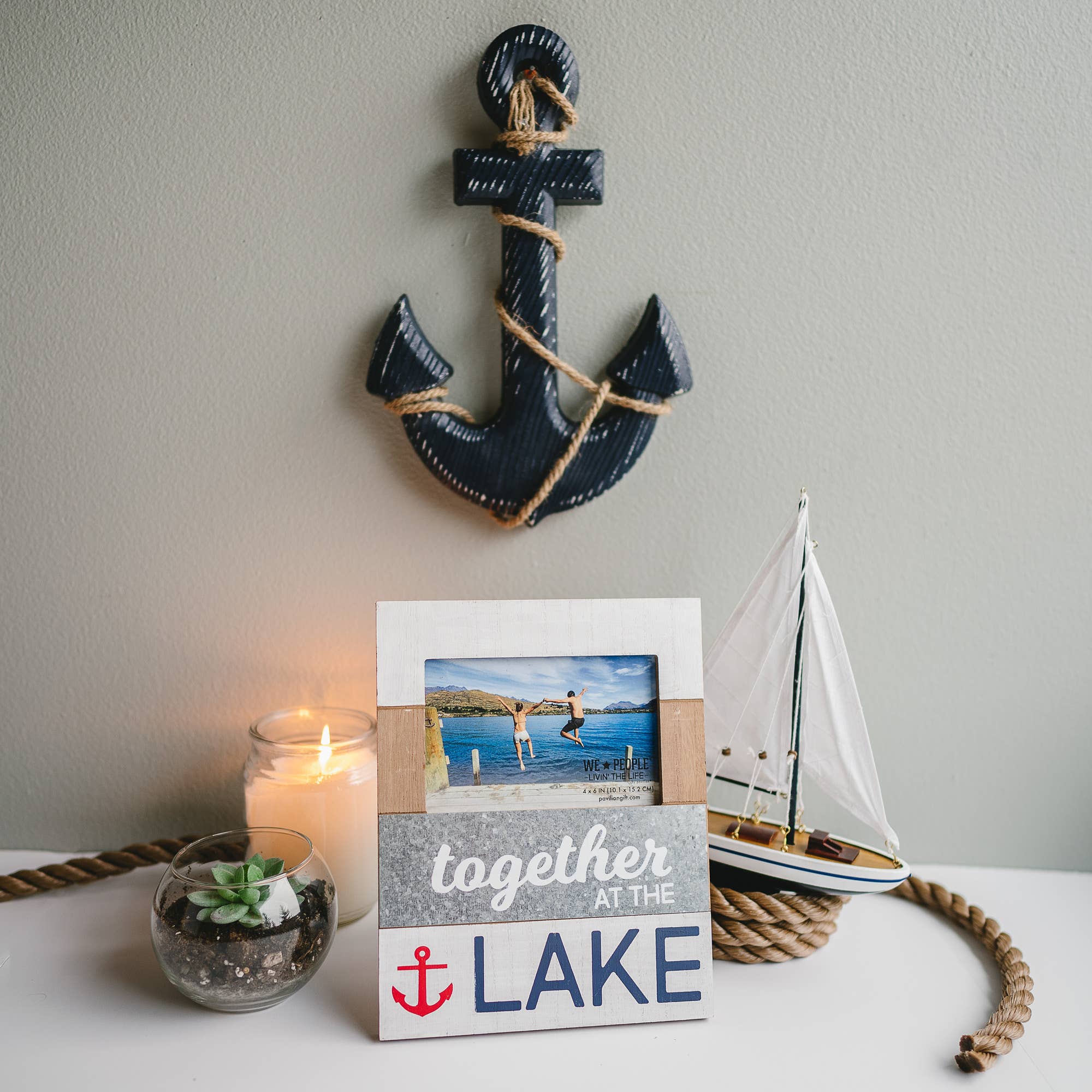 Lake - 7.75" x 10" Frame (Holds 4" x 6" Photo)